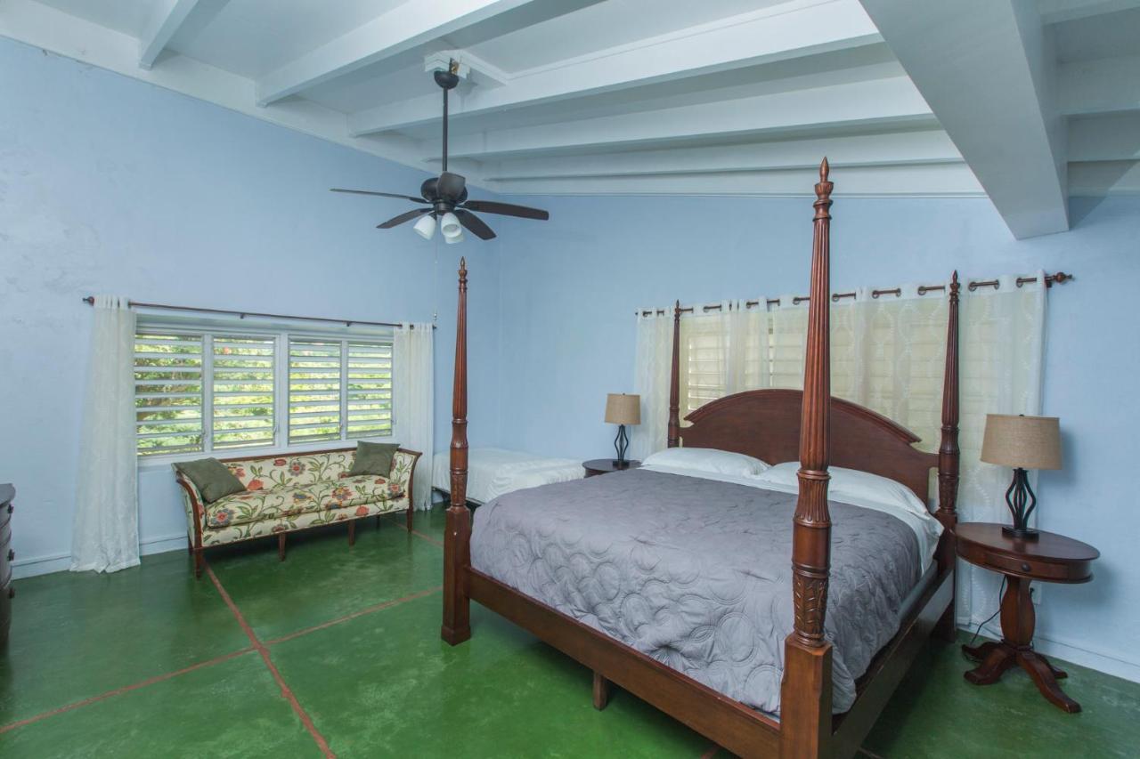 Feather Leaf Inn Frederiksted Exteriör bild